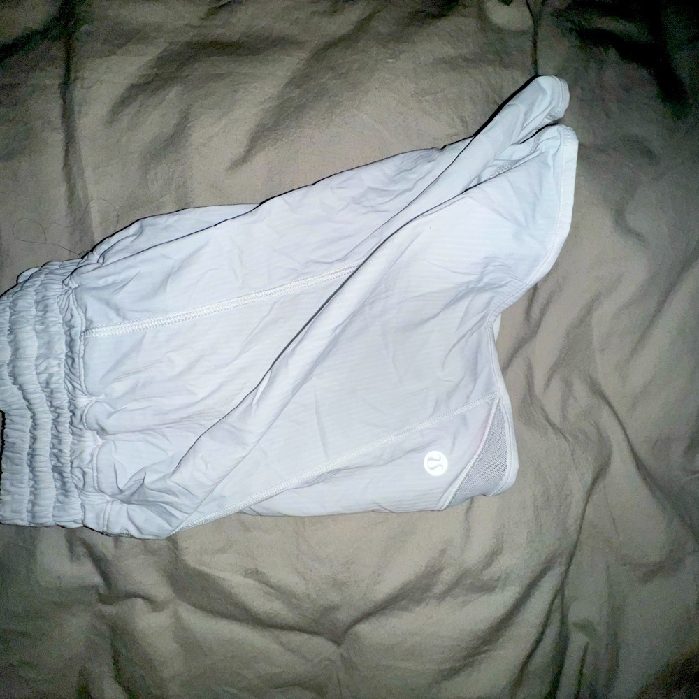 white 4inch hotty hots lululemon